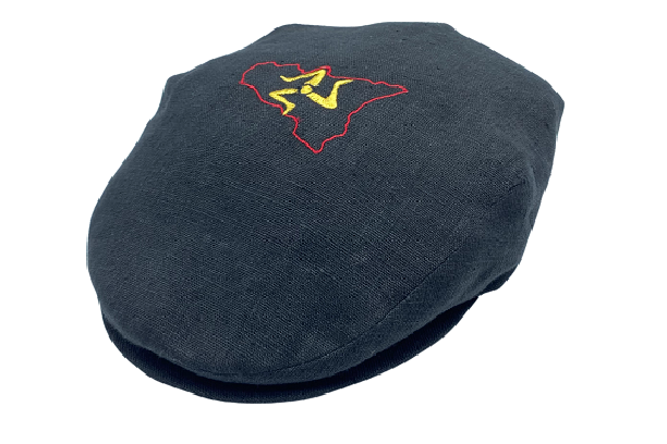 - Coppola modello 'Pirandello' in Lino Nero con ricamo Trinacria